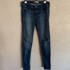 Hollister dark wash skinned jeans
